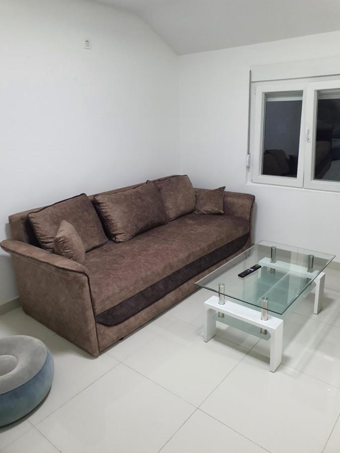 Apartman Tolosi 2 Подгорица Экстерьер фото