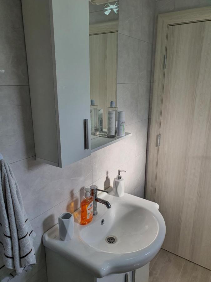 Apartman Tolosi 2 Подгорица Экстерьер фото